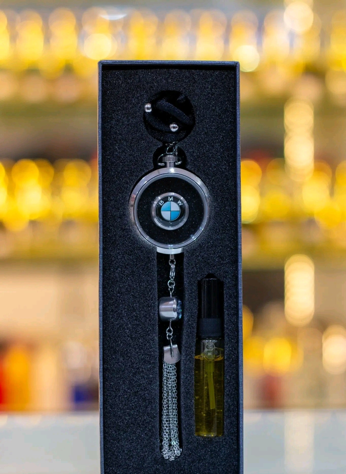 قلادة عطر السيارة