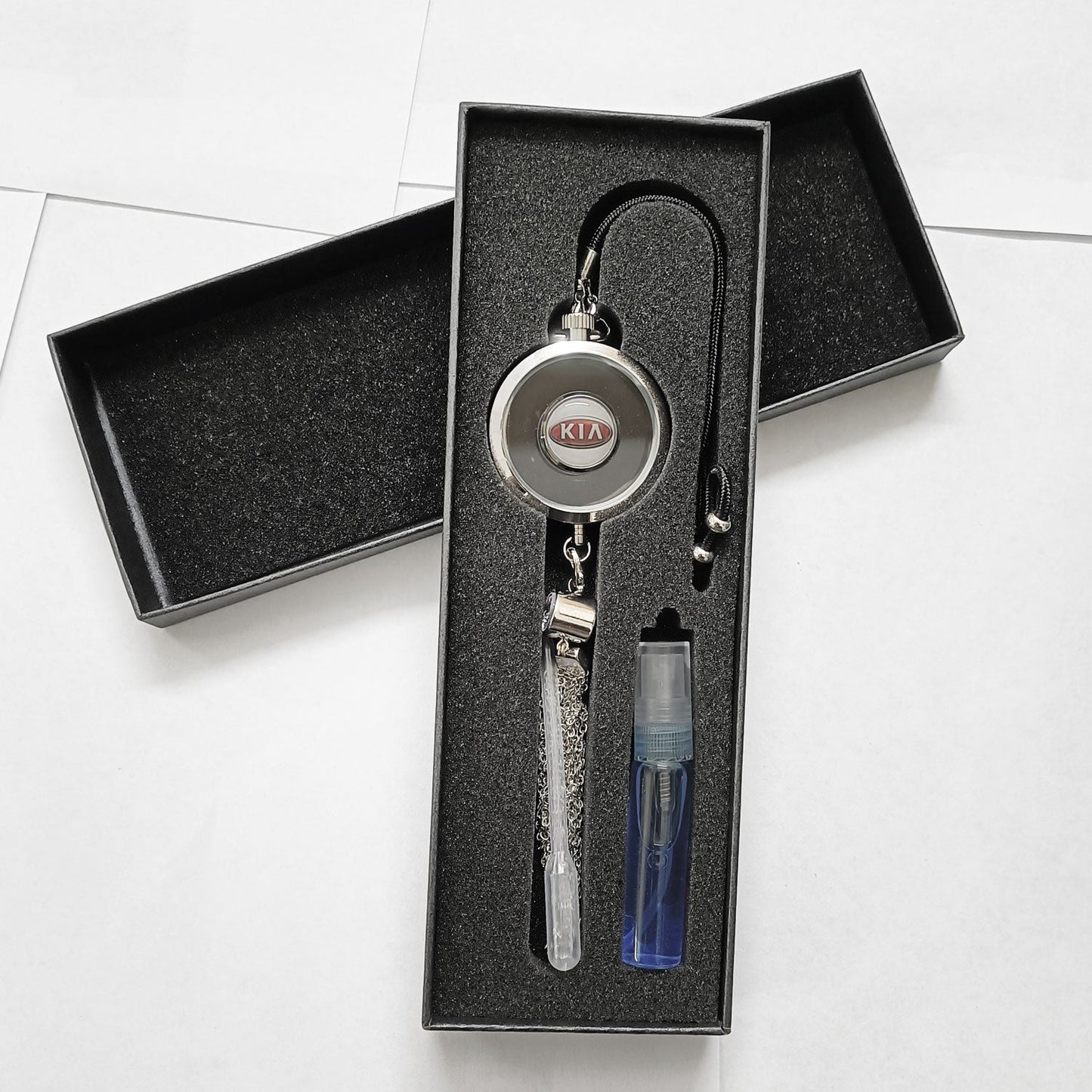 قلادة عطر السيارة